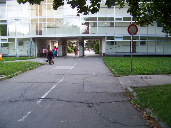 The photo for Hotovo: Legalizace průjezdu - A283 k metru Ládví.